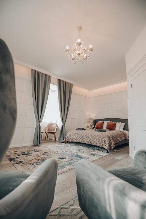 Bahnhofs Hotel Aluksne Luaran gambar
