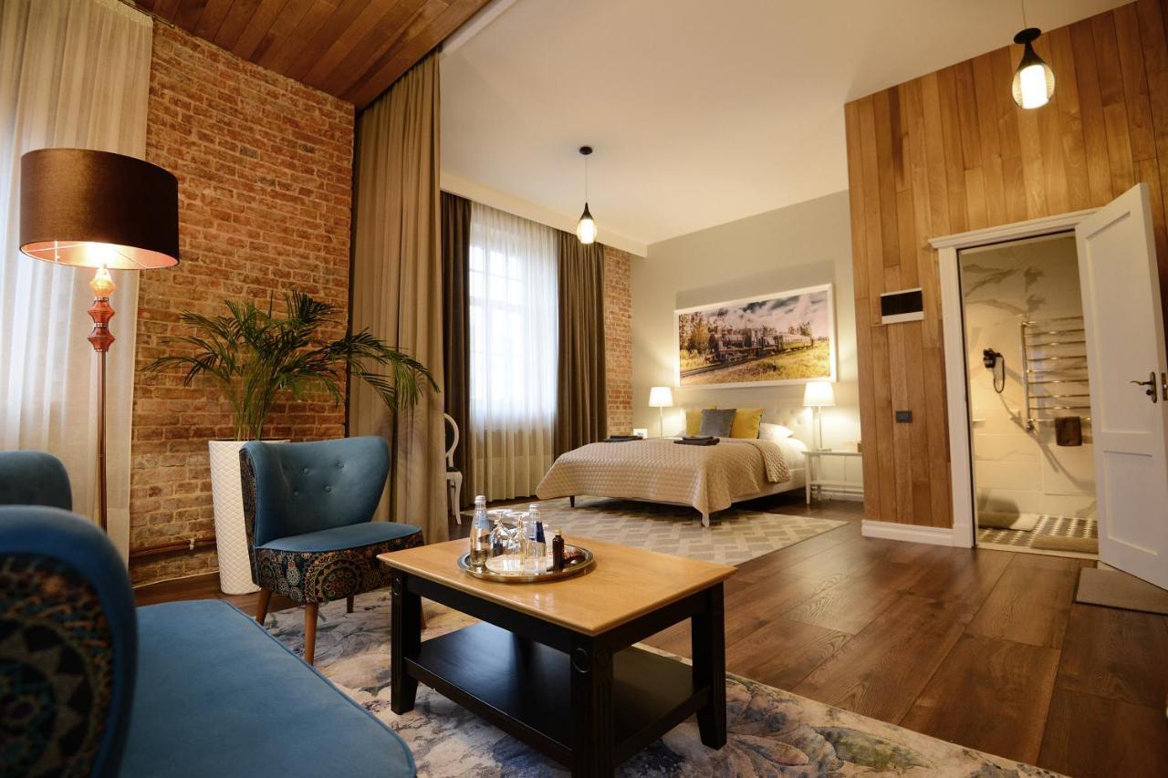 Bahnhofs Hotel Aluksne Luaran gambar