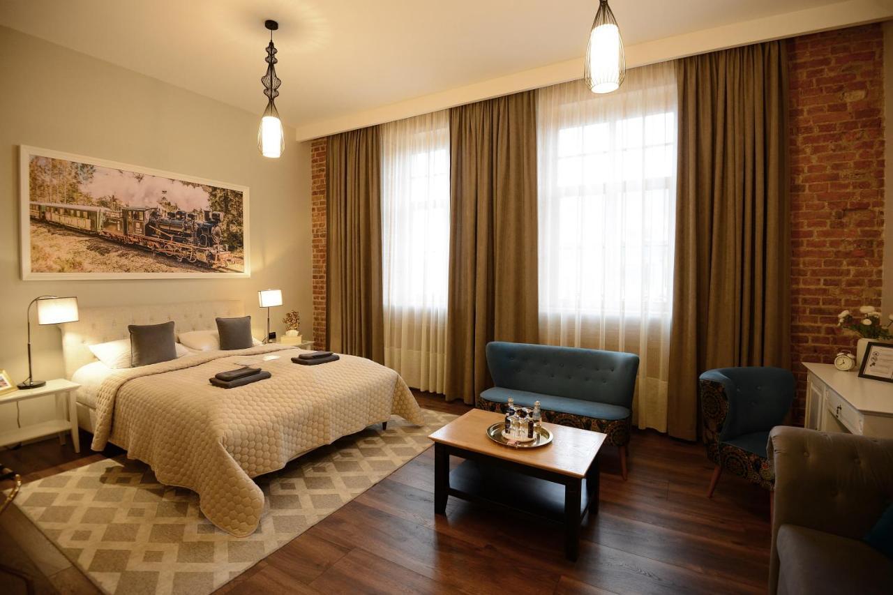Bahnhofs Hotel Aluksne Luaran gambar