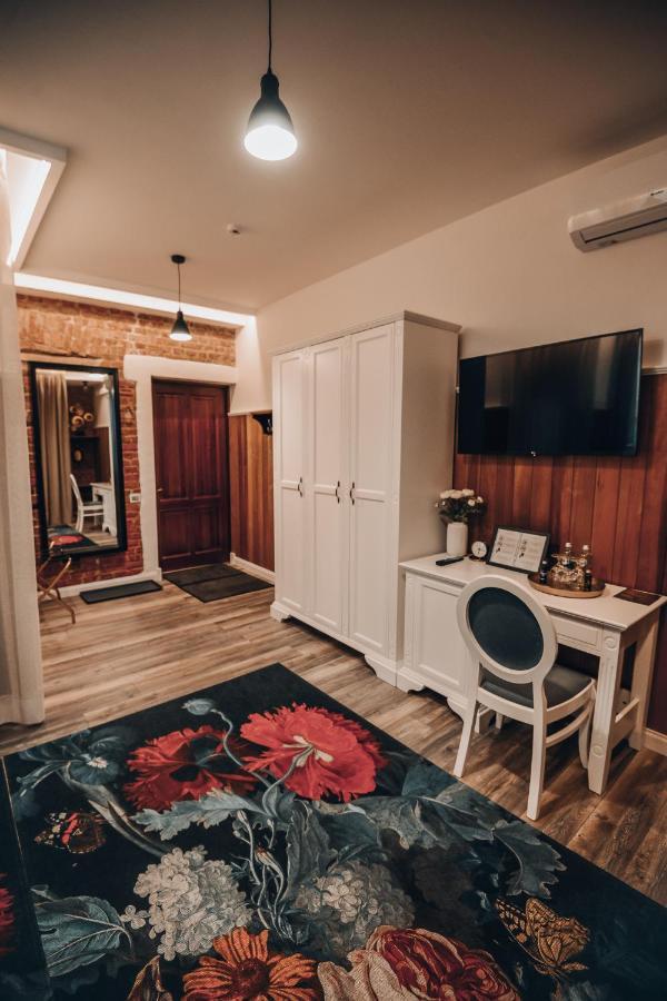 Bahnhofs Hotel Aluksne Luaran gambar
