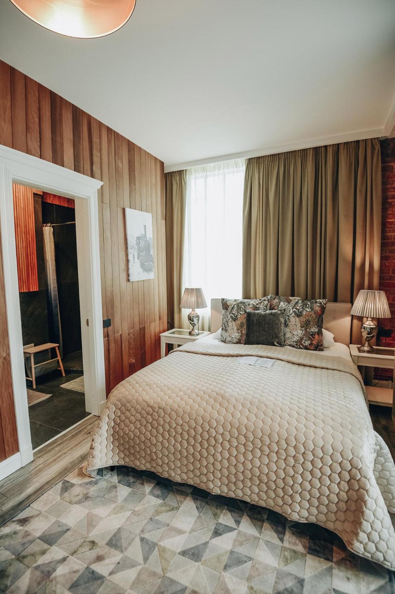 Bahnhofs Hotel Aluksne Bilik gambar